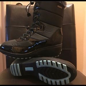 Khombu Quilted/Patent Boots